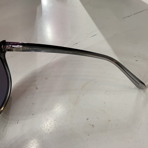 Sunglasses - Picture 8 of 11